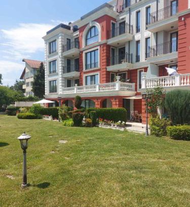Trakata Apartment | Rumi Place: Family-Friendly Retreat with Pool & Pets Welcome