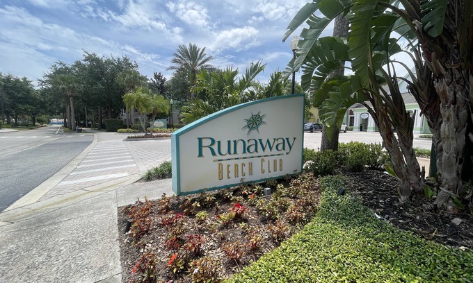 Kissimmee Condo | Perfect Lakeview Condo at Runaway Beach Resort, Pet Friendly