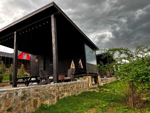 Azerbaijan Hotel | Discover Runaway House - Qalacıq: Pet-Friendly Retreat