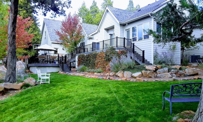 Klamath Falls House | Relax at Running Y: Prime Home with Deck & Spa Amenities