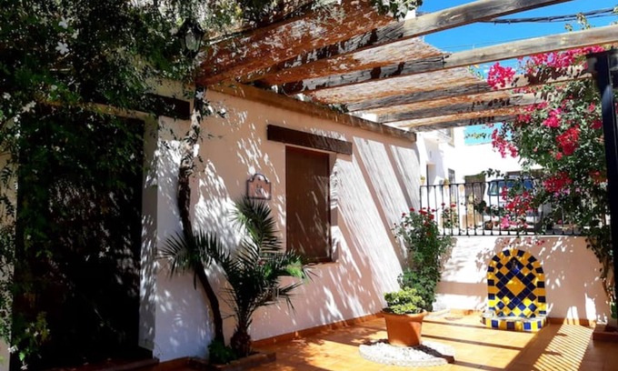 Conchar House | Comfortable Rural Retreat La Niña - Granada with Breakfast