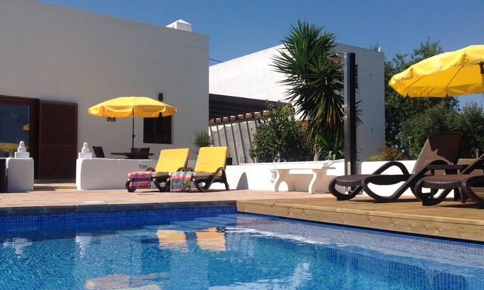 Silves Villa | Secluded Algarve Villa with Solar Heated Pool & Ocean Views