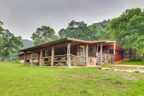 Tarpley House | Horse-Friendly Cabin Just 24 Miles from Bandera, Texas