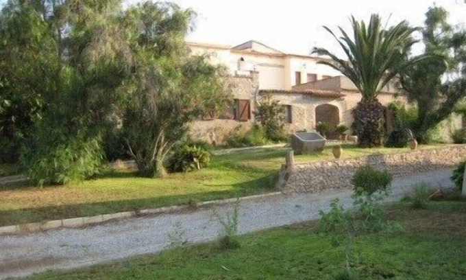 Perelada Cottage | Serene Countryside Apartment with Pool and Ocean Views