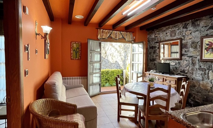 Villaviciosa Apartment | Top-Rated Rural Apartment with Pool & Spa for 2 Guests