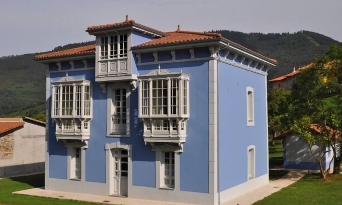 San Martin de Luina Cottage | Charming Rural Retreat Casona la Sierra with Ocean Views
