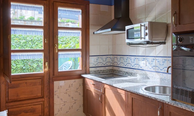 Villaviciosa Cottage | Inviting Rural Apartment for 6 with Oceanfront Views