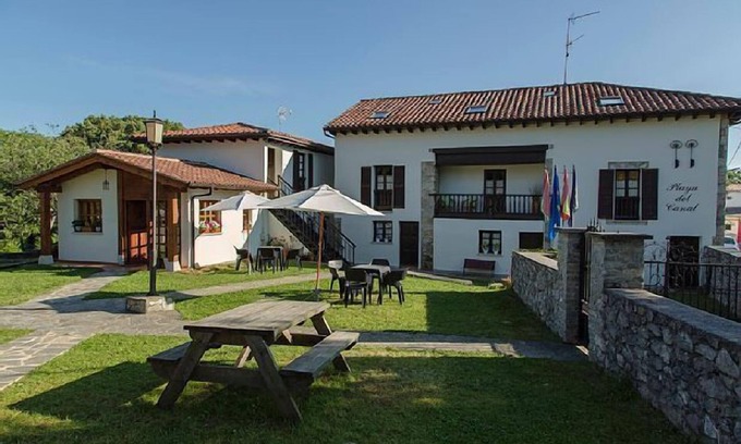 Villanueva de Pria Cottage | Cozy Oceanfront Apartment Playa del Canal for 4 Guests