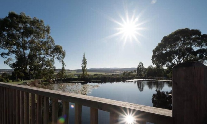 Relbia Apartment | Rural Apartment with Breathtaking Views - Family-Friendly Stay