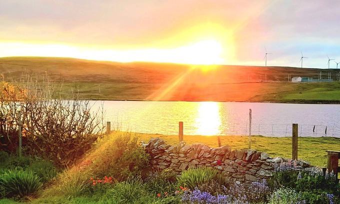 Yell Bed & Breakfast | Cozy Rural B&b with Double and Twin Ensuite Bedrooms