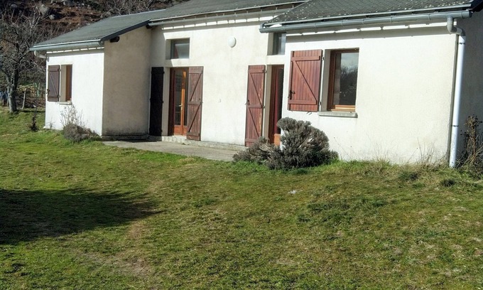 Dourbies House | Tranquil Rural Cottage by Scenic Hiking Trails