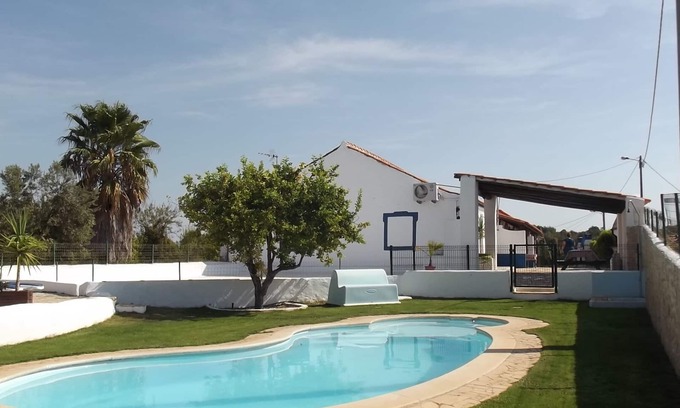 Silves Cottage | Idyllic Rural Farm Retreat in Central Algarve, Pet Friendly