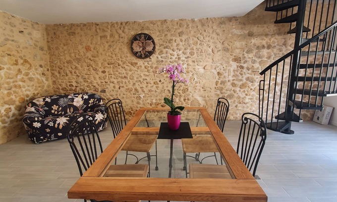 Lamarque Apartment | Idyllic Gite in the Heart of Médoc with Family Amenities