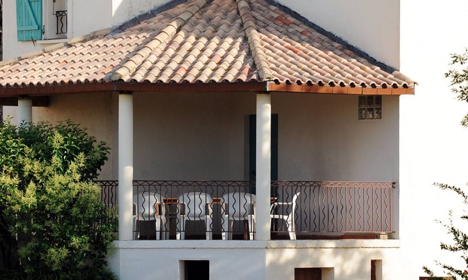 Beziers Cottage | Tranquil Rural Gîte with Pool Near Canal du Midi - 10/10 Rating
