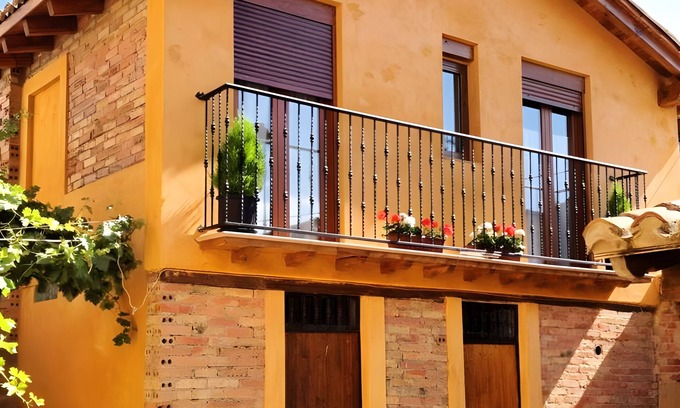Cuzcurrita de Rio Tiron House | Rural House 'La Viña 3' with Shared Terrace, Shared Garden and Wi-Fi