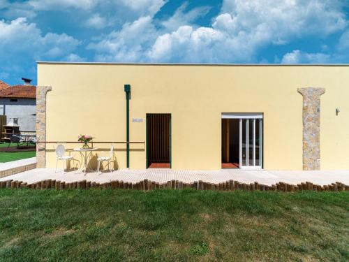 Camparca House | Inviting Rural Holiday Home in Netos Almagreira with Pool