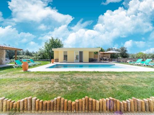 Camparca House | Idyllic Rural Holiday Home in Netos-Almagreira with Pool