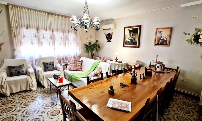 Cabanas de la Sagra Cottage | Pet-Friendly Retreat: La Casa de Mera Near Toledo