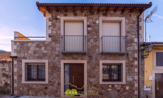La Aldehuela Cottage | Stay at Casa Chaluca: Pet-Friendly Retreat in Sierra de Gredos