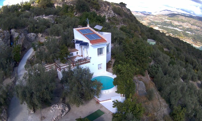 El Pinar Cottage | Relaxing Rural Retreat for Families with Ocean View & Pool