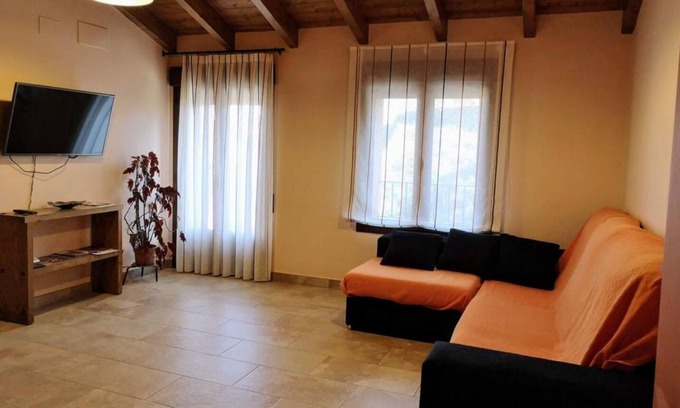 Cella House | Family-Friendly Rural Retreat in Teruel with Spa & Hot Tub