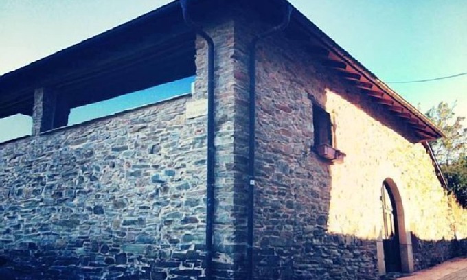 Ponferrada Cottage | Idyllic Full Rental Rural House Pico del Lugar for 8 Guests