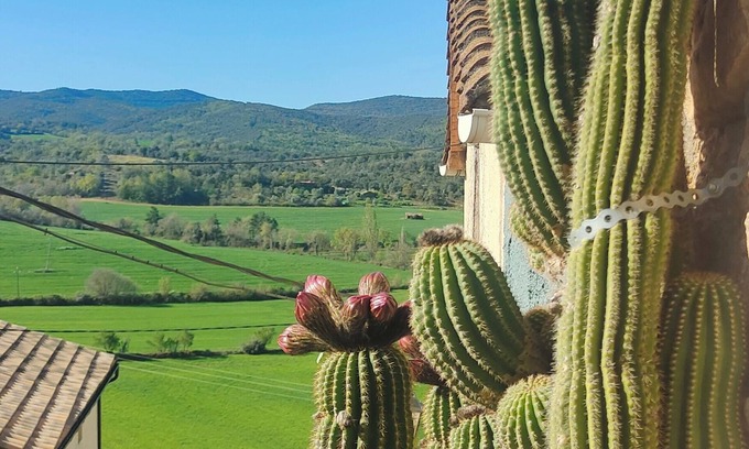 Benabarre House | Cozy Rural Retreat with Spa and Hot Tub Amenities