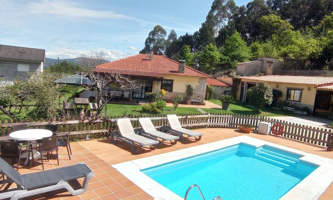 Santa Cristina de Cobres House | Idyllic Rural House in Pontevedra with Pool & Garden