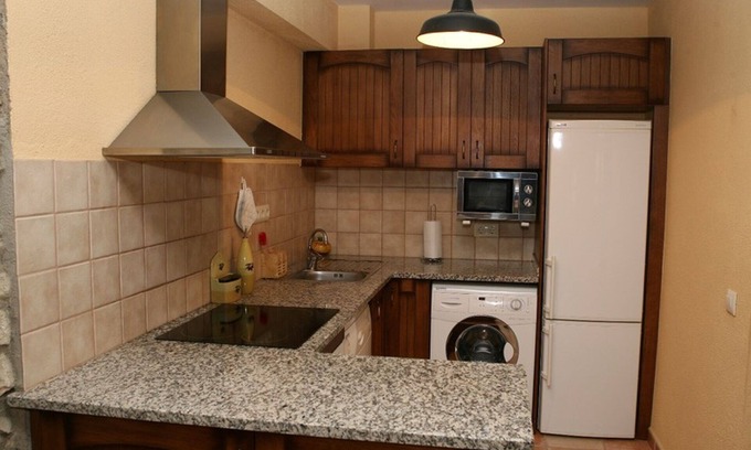 Capmany Villa | Relaxing Rural Retreat with Pool & Jacuzzi - Can Llobet
