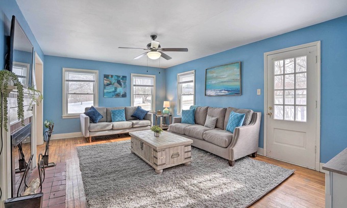 Minetto Cottage | Pet-Friendly Oswego Cottage with Spa and Kitchen Access