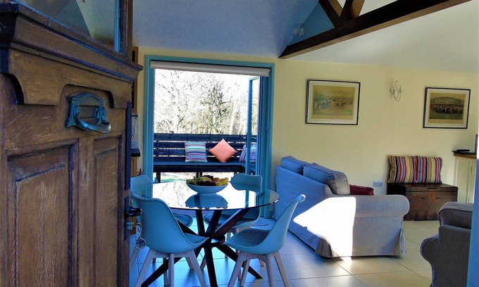 Langton Green Cottage | Scenic Rural Retreat with Spectacular Views Near London