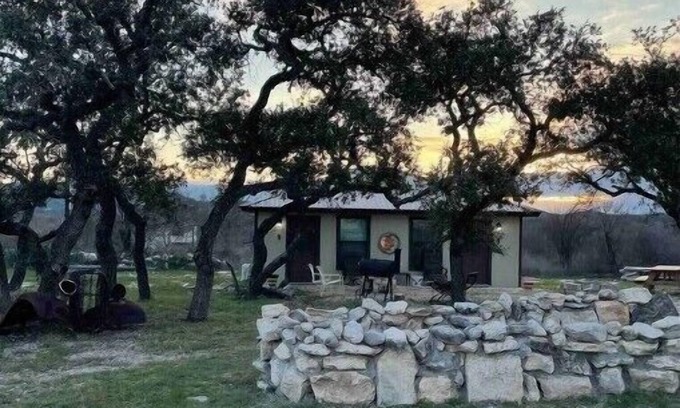 Uvalde House | Pet-Friendly Rural Retreat at Puerto de Luna Duplex 1