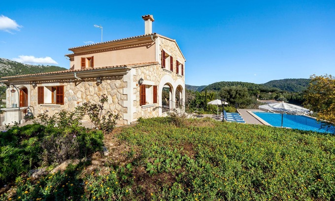 Campanet Villa | Idyllic Villa Rote: Poolside Retreat with Ocean Views