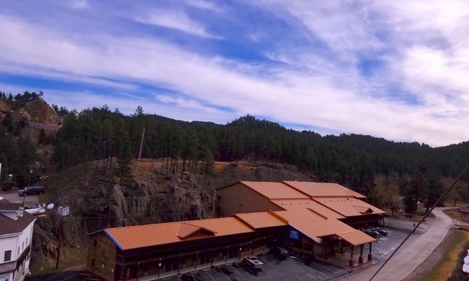 Keystone Hotel | Experience Rushmore Express & Suites with Oceanfront Comfort