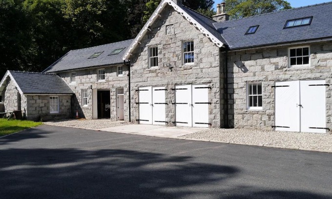 Castle Douglas House | Exceptional Rusko Stables: Family-Friendly Retreat Awaits