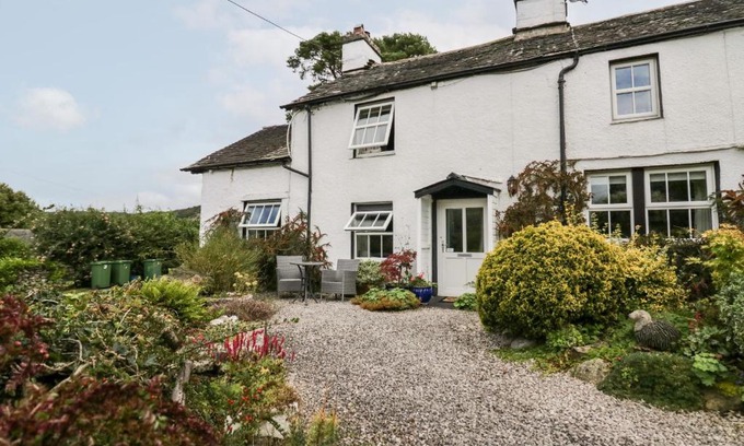 Penny Bridge House | Relax at Rusland View: Pet-Friendly 4-Star Retreat