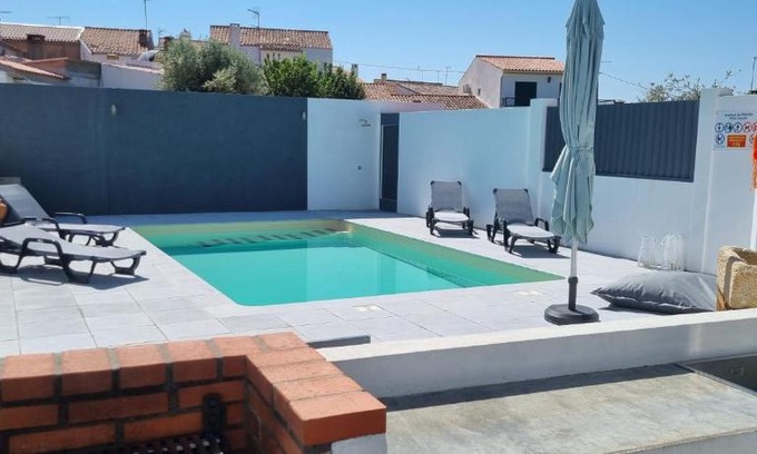 Castelo Branco House | Russa AL: Oceanfront Retreat with Top Guest Ratings