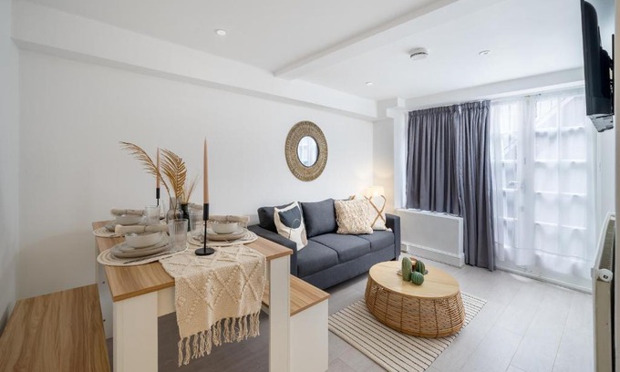 St. Pancras Apartment | Family-Friendly Russell Sq Suite - 2 Bed Apartment Awaits