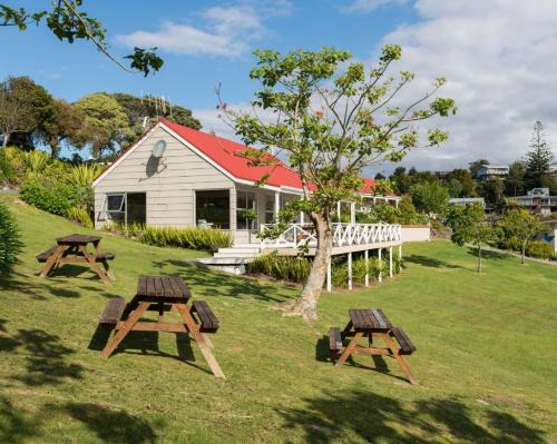 Russell Villa | Pet-Friendly Russell Top 10 Holiday Villas for Family Fun