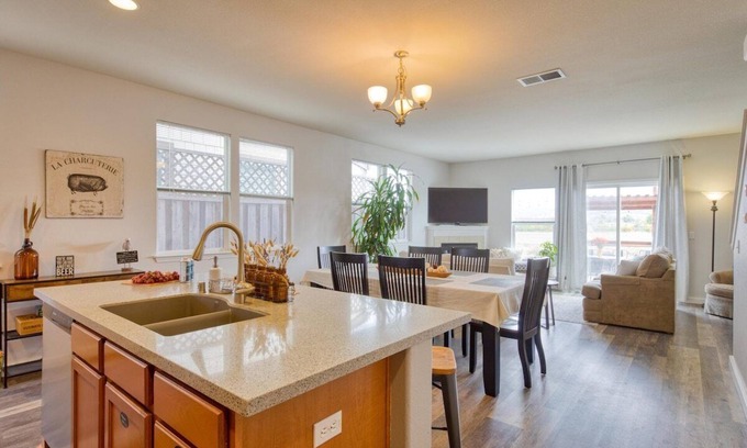 Santa Rosa House | Experience the Best at Russian River Valley View & Brewcation