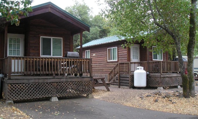 Cloverdale Resort | Pet-Friendly Studio Cabin at Russian River Camping Resort