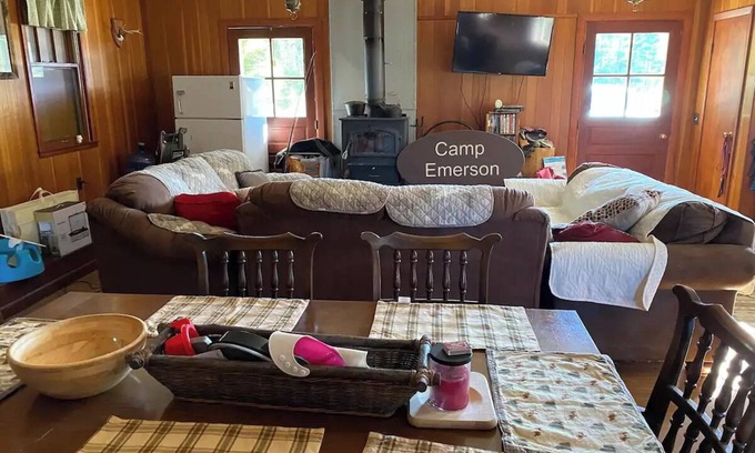 Arietta Cabin | Charming 2 Bedroom Cabin with Pool & Family-Friendly Amenities