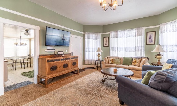 Downtown Reno Apartment | Pet-Friendly 2-Bedroom Retreat Steps from Downtown