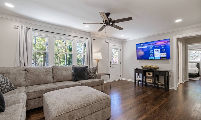 Cartersville House | Inviting 3BR Home with Spa & Pet-Friendly in Cartersville