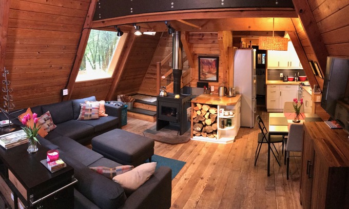 Glacier Cabin | Cozy 70's A-Frame with Pet-Friendly Amenities and Pool
