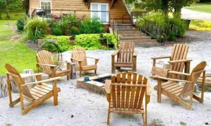 Branson Cabin | Cozy Cedar Cabin with Loft, Fire Pit & Lake View Amenities