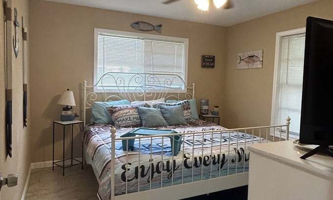 Burton House | Rustic Anchor Retreat: A Fisherman's Paradise Awaits