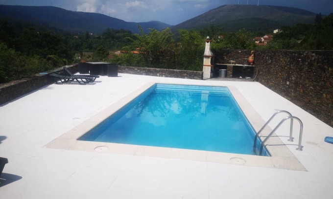Castanheira de Pera Villa | Modern Villa Retreat with Ocean View & Private Pool