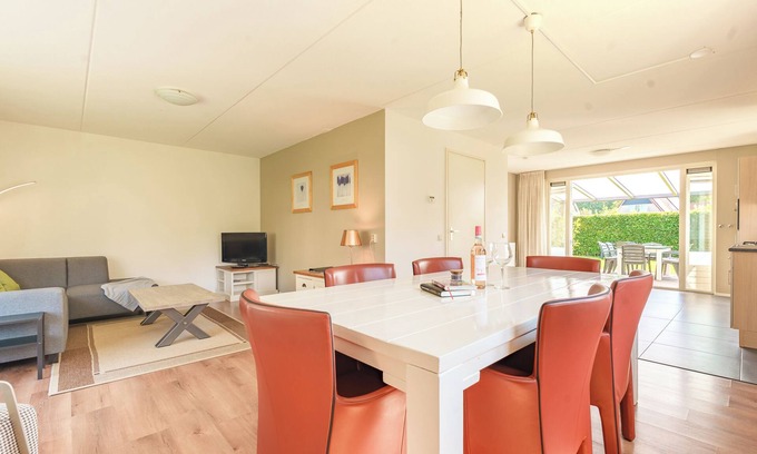 Schoonloo House | Rustic and spacious vacation home on a small vacation park in the middle of Drenthe