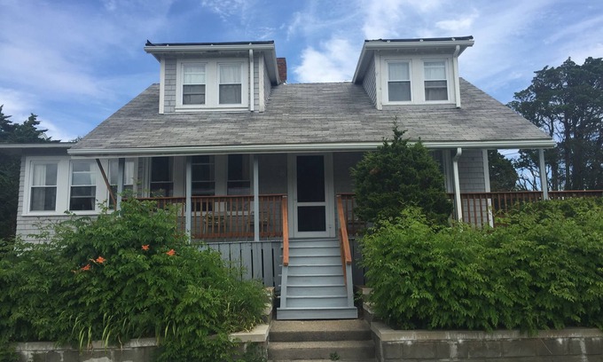 Humarock House | Oceanfront Rustic Beach Cottage with Top-Rated Amenities